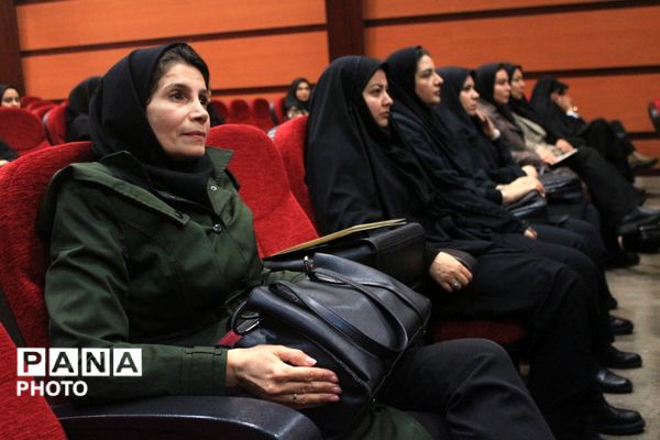 آیین اختتامیه طرح‌ها و برنامه‌های آموزشی بهارستان‌دو