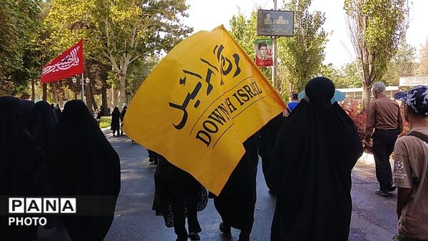 پیاده روی دلدادگان اربعین حسینی از امامزاده ابوتراب تا امامزاده محروق