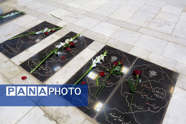 آیین غبارروبی و گلباران مزار شهدا شهرستان بجنورد 