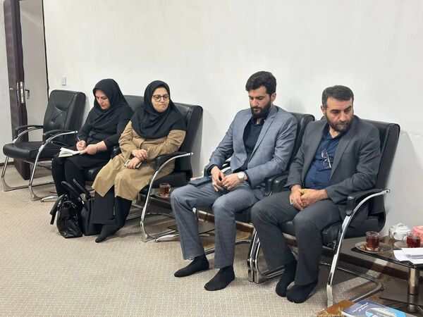  دیدار رئیس شبکه بهداشت و درمان شهرستان ساوجبلاغ با امام جمعه