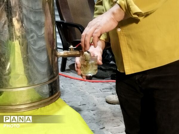 پیوند شور و شعور در چایخانه حوزه علمیه گلشن