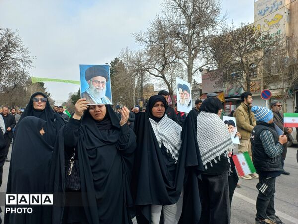 حضور خودجوش مردم نیشابور در سوگواری شهادت رهبر معزز