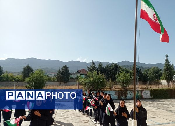 جشن جوانه‌ها در دبیرستان یاران امام 