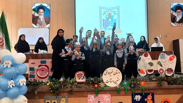 جشن دهان و دندان مدرسه متین و متانت 