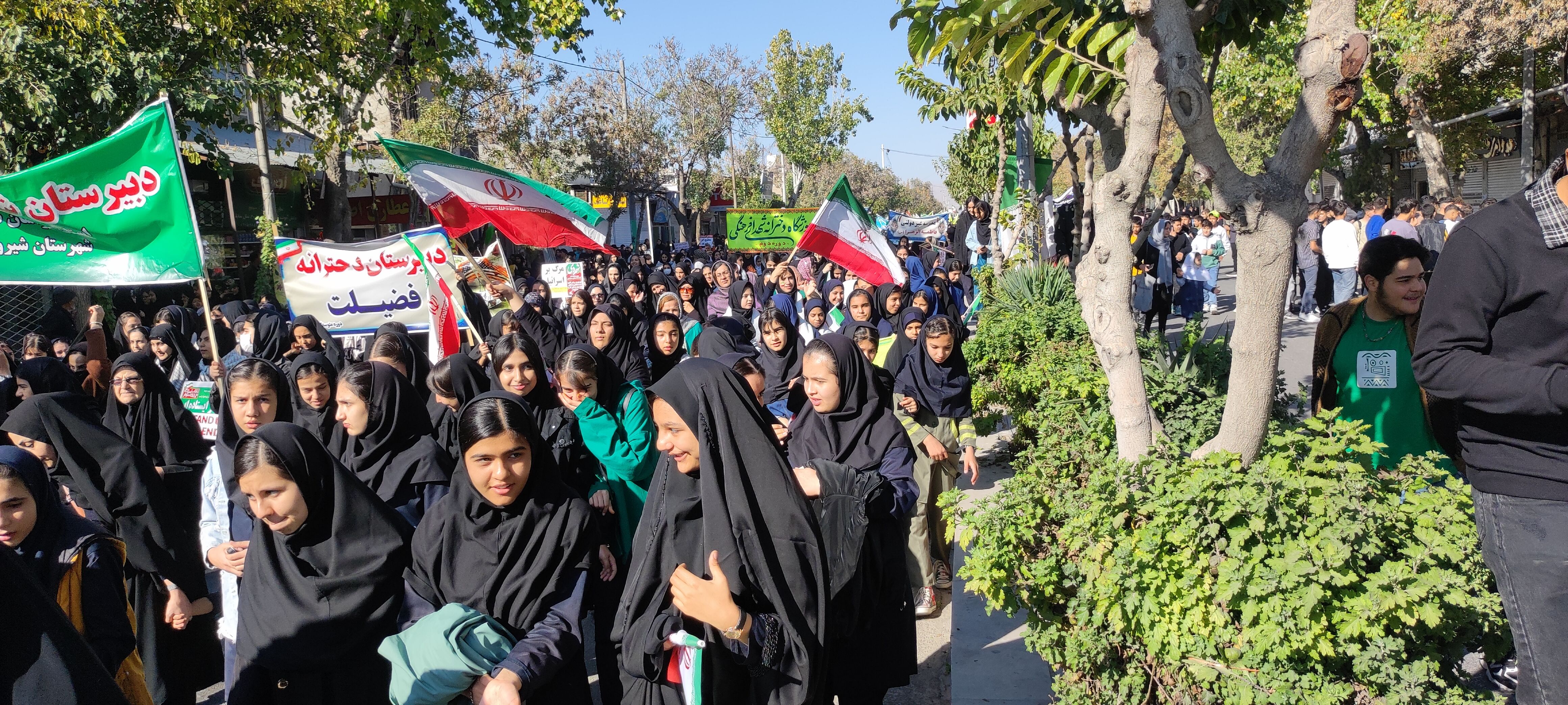 برپایی راهپیمایی باشکوه ۱۳ آبان در شهرستان شیروان