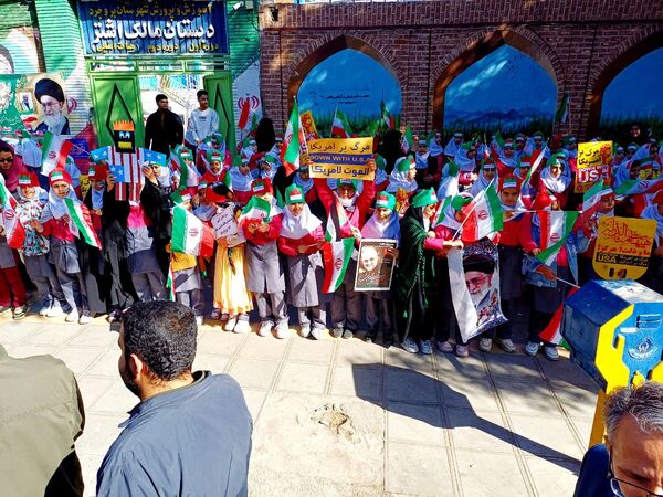 هم‌نوا با ۱۳ آبان؛ بروجرد یک‌صدا علیه استکبار جهانی