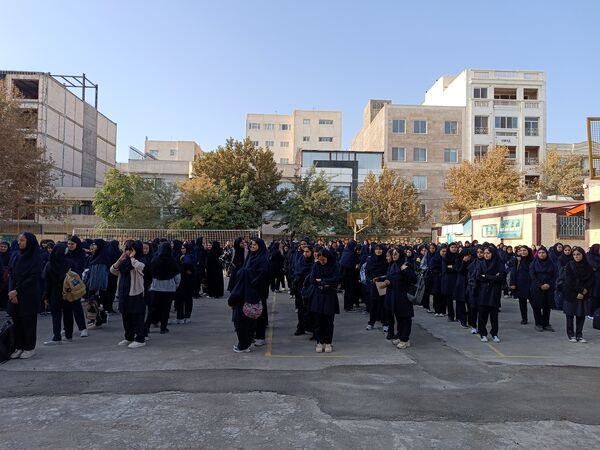 طلوع مهر در هنرستان نیک اندیشان