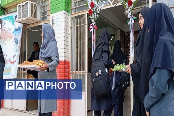 بازگشایی مدارس در دبیرستان دخترانه شهید مجید دهنوی نیشابور