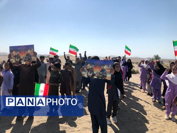 اجتماع دانش‌آموزان به‌مناسبت روز ۱۳ آبان در مدارس شهرستان قلعه گنج 