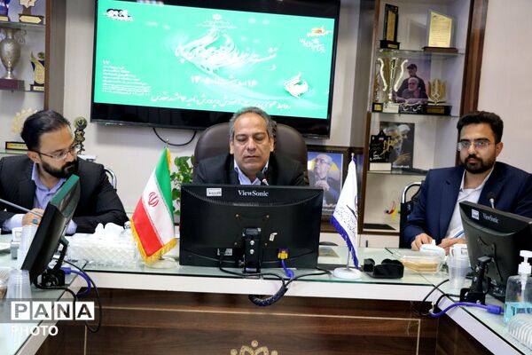 نشست رئیس اداره آموزش و پرورش ناحیه ۷ مشهدبا دانش‌آموزان خبرنگاران خبرگزاری پانا 