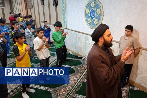 اردوی درون مدرسه ای در دبستان شاهد شهید قدوسی ناحیه دو شهرری 