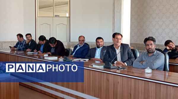 نشست توانمندسازی مدیران و مشاوران مدارس بن با محوریت پیشگیری از آسیب‌های اجتماعی