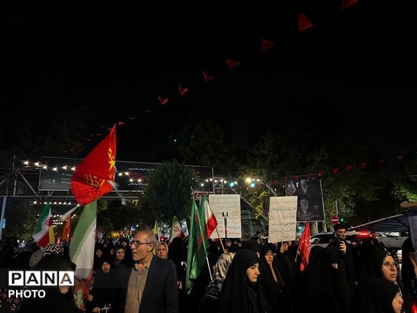 حضور باشکوه مردم کرج در صد وبیست و سومین  شب از تجمعات مردمی