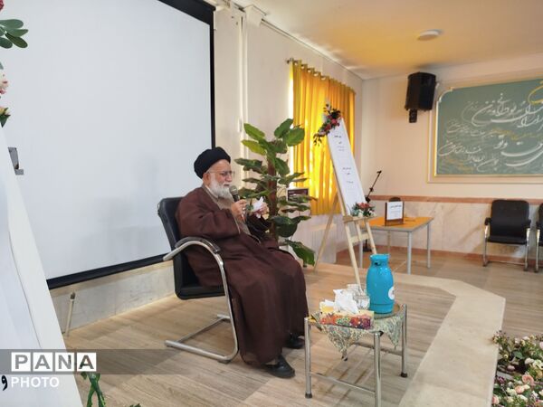جلسه گفتمان دینی در دبیرستان نمونه وکیلی ۱۰