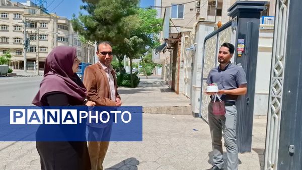 جشن روز معلم در دبستان عذرا پورشهریاری با برنامه های ویژه برگزار شد