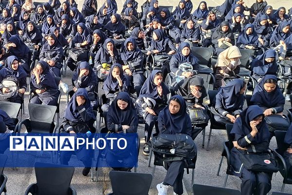 زنگ آغاز سال تحصیلی جدید در مدارس نواخته شد