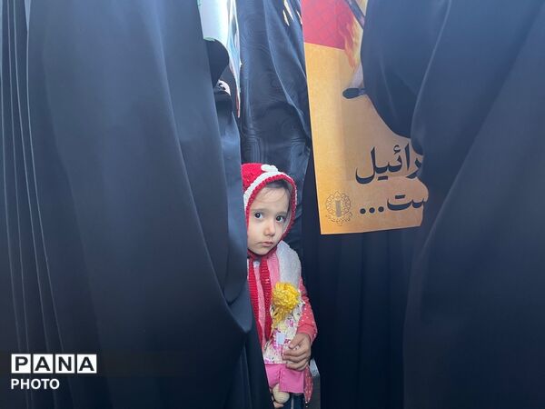 حضور موج چشم گیر مردمی در تشییع پیکر شهید بیت رهبری