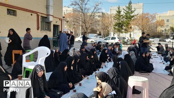  اقامه نماز باشکوه عید فطر در مسجد قائم‌المهدی جاهدشهر