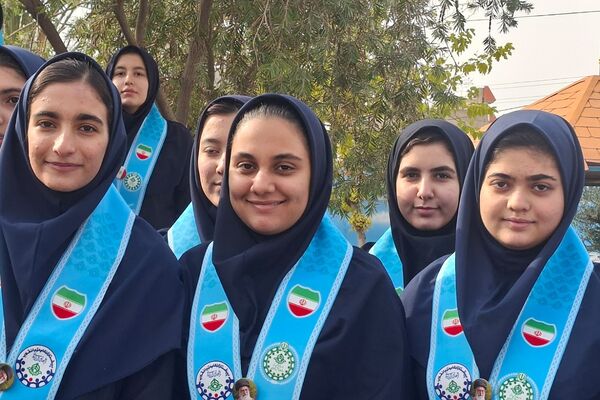 جلوه‌هایی از سرود همگانی مدرسه نمونه‌دولتی تمام ساحتی ارشاد قرچک