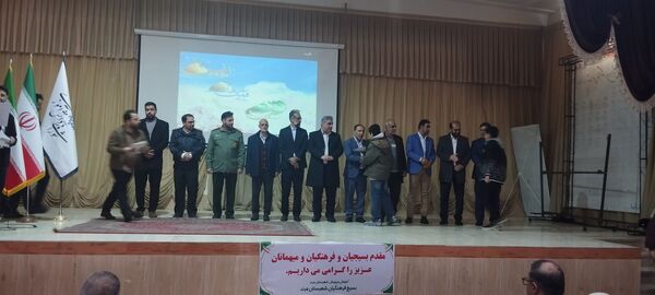 آیین تجلیل از نخبگان قرآنی و فرهنگی و هنری آموزش و پرورش مرند