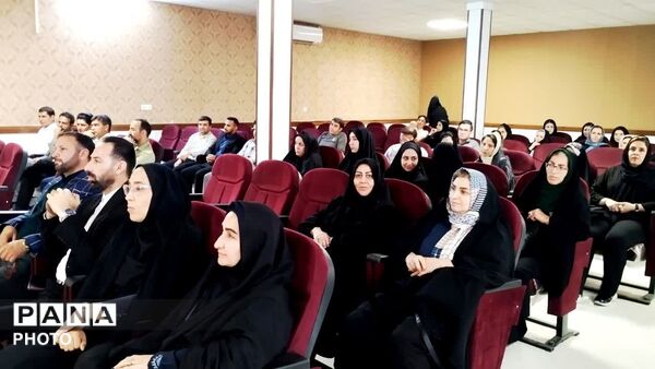 آیین تجلیل از منتخبین کشوری، استانی و منطقه ای طرح و برنامه های حوزه  آموزش  کلات