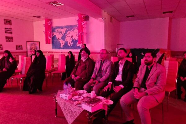 برگزاری و افتتاحیه نمایشگاه ریشه های مقاومت در مدرسه منتصرین شاهد ورامین