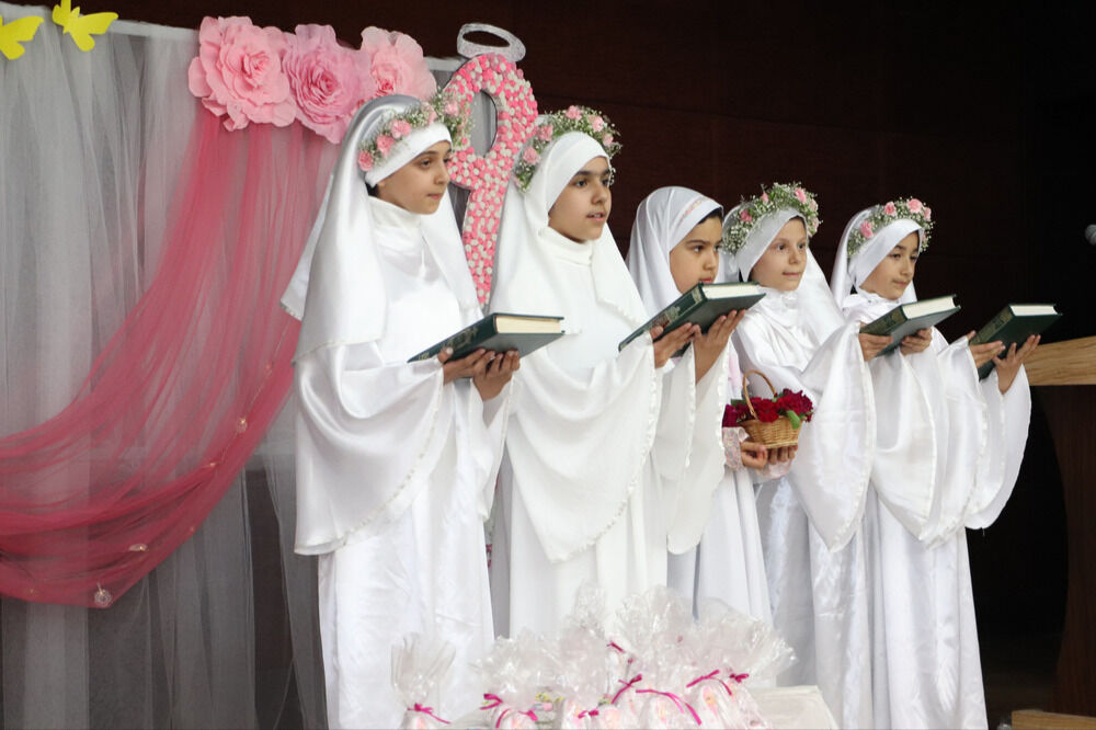 جشن تکلیف دانش‌آموزان دختر مدرسه سما شیروان