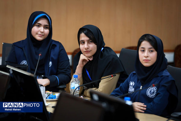 نشست صمیمی معاون آموزش متوسطه وزارت آموزش و پرورش با دانش‌آموز خبرنگاران خبرگزاری پانا