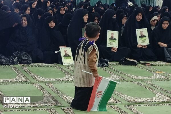 از کودکان تا بسیجیان؛ همه آمدند برای مردی که در قلب مردم بود