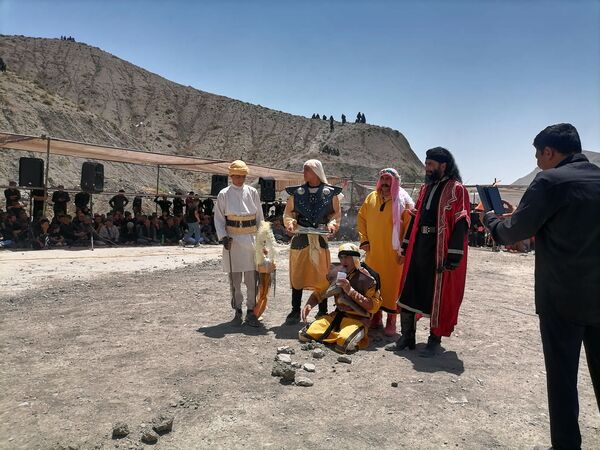 مراسم تعزیه خوانی در روز عاشورای حسینی در شهر بار 