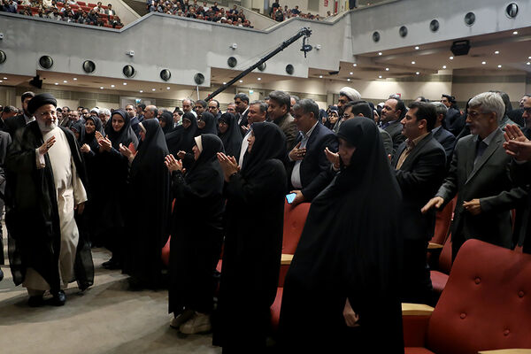 تجلیل از معلمان نمونه کشوری با حضور رئیس جمهوری
