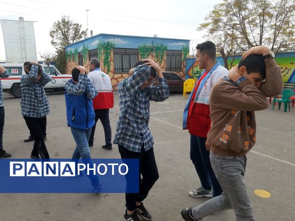 مانور زلزله و ایمنی در مدارس شهرستان ورامین 