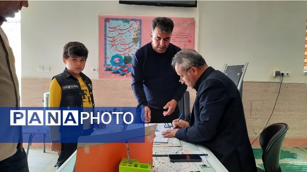 بازدید مدیر کل استان خراسان رضوی  از ستاد اسکان فرهنگیان ثامن 2