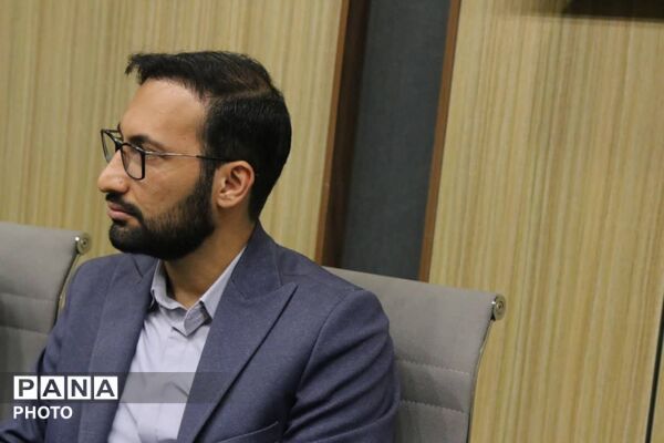 آیین تجلیل از مدیران مدارس تمام تشکیلاتی و مدیران سازمان دانش آموزی مناطق ۱۹ گانه تهران 