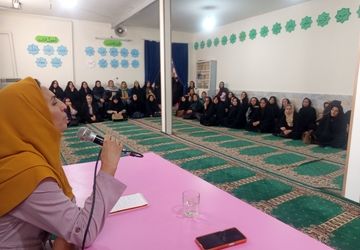 اولین جلسه انجمن اولیا در دبستان سمیه 