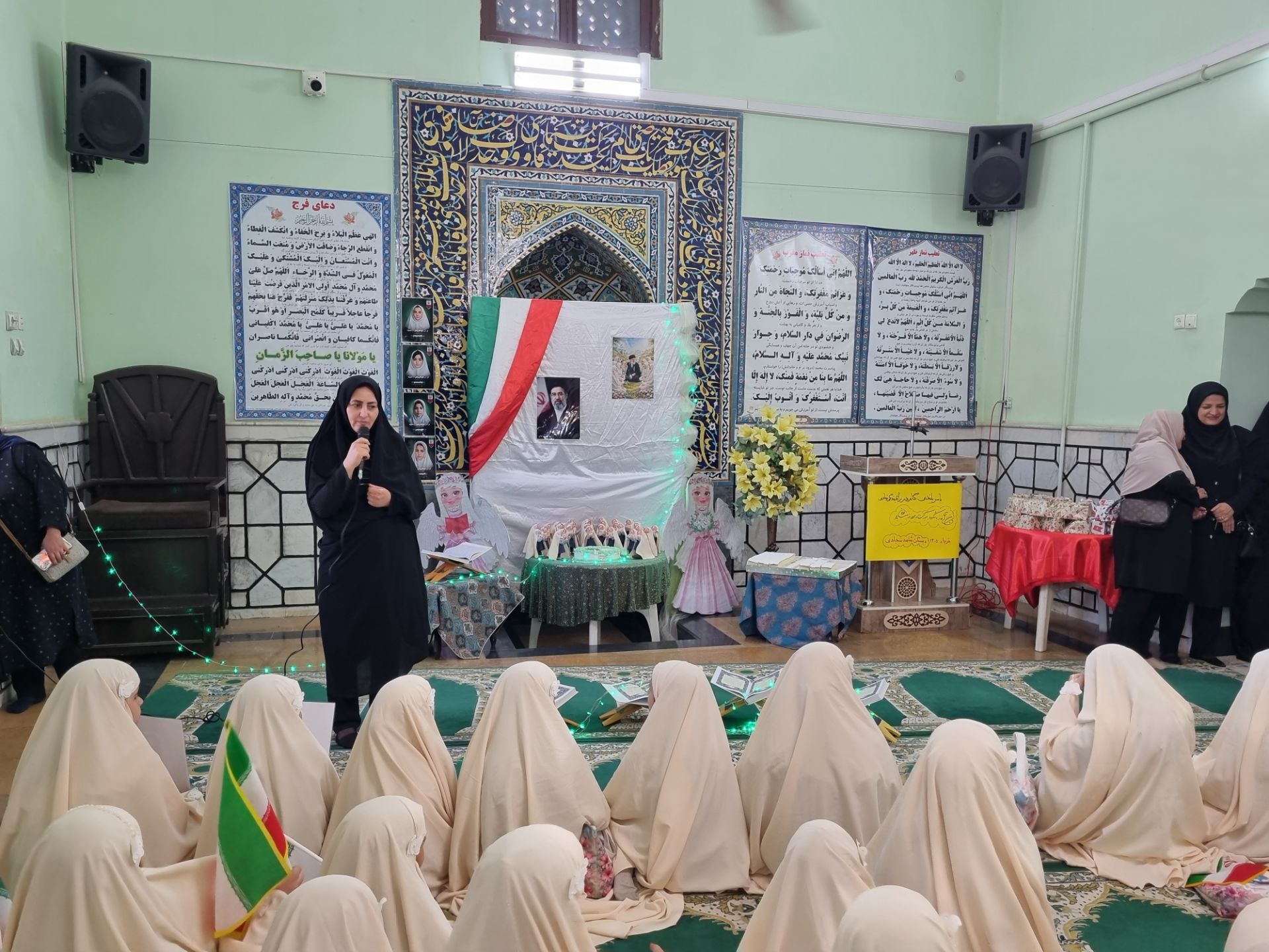 جشن تکلیف دانش آموزان پایه سوم دبستان شاهد  سجادی در امامزاده محروق 