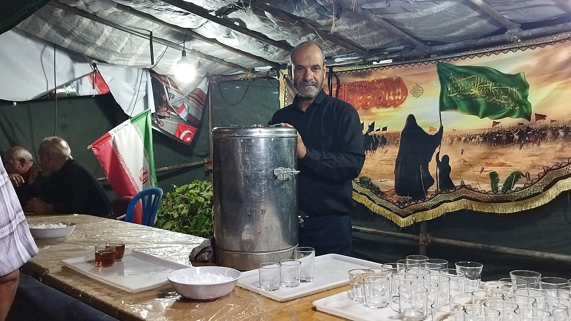 موکب سلسله الذهب  در شب صد و بیست و ششم