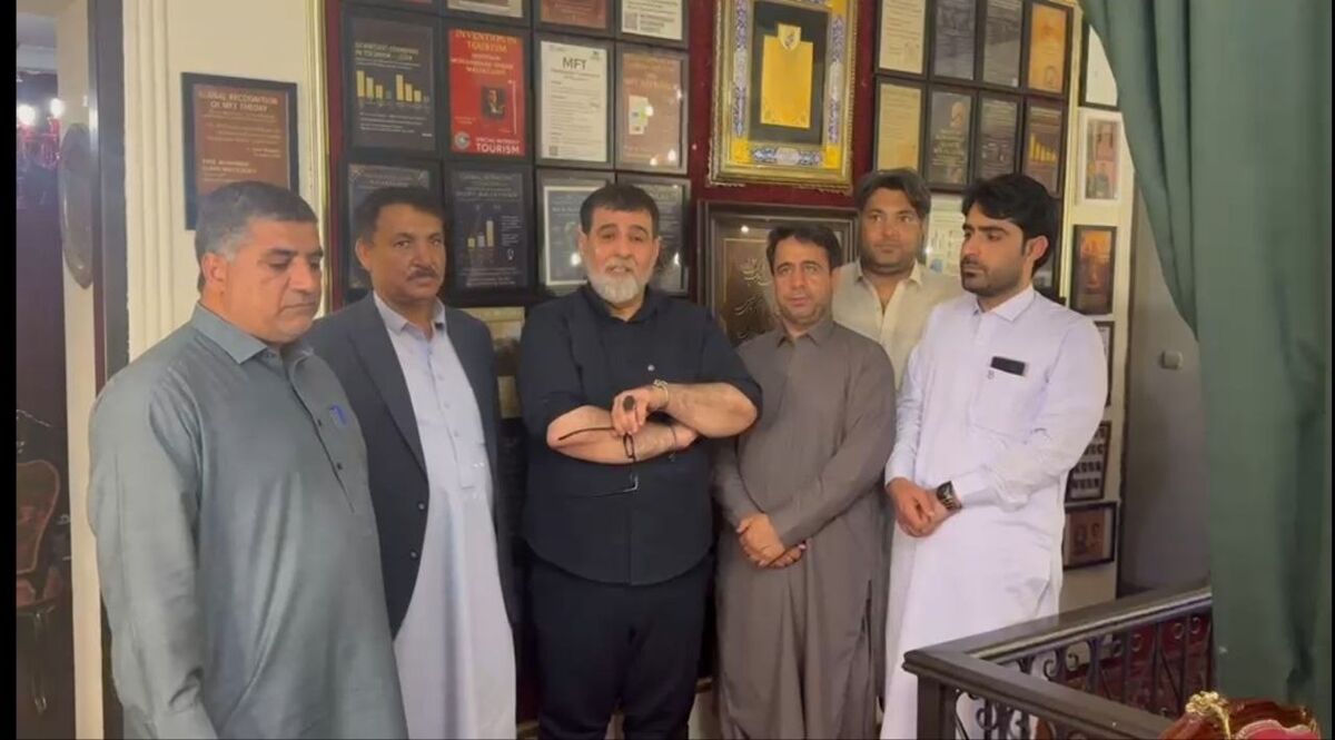 حمایت رئیس دبیرخانه طوایف و اقوام سیستان و بلوچستان از رهبری سید مجتبی خامنه‌ای