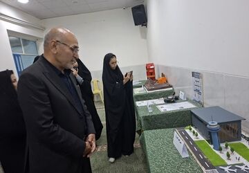  غرفه دبیرستان دخترانه شاهد طالقانی به مناسبت هفته مشاغل