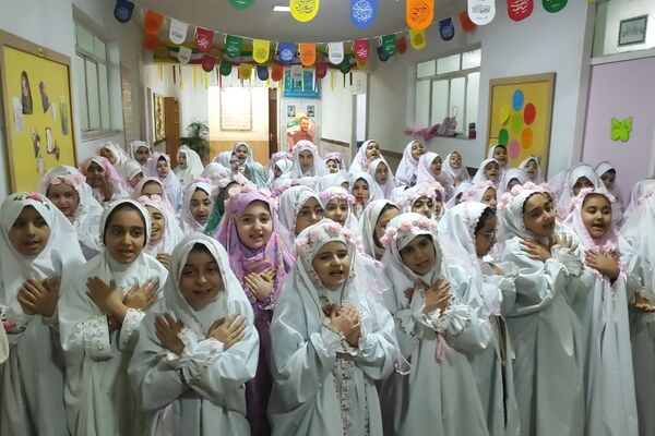 گرامیداشت اولین روزه دانش‌آموزان دبستان شهید بامدی