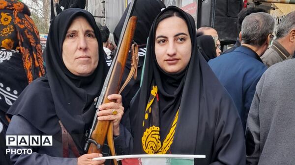 اجتماع بانوان خرم‌آبادی برای تکریم خانواده‌های شهدا و ایثارگران