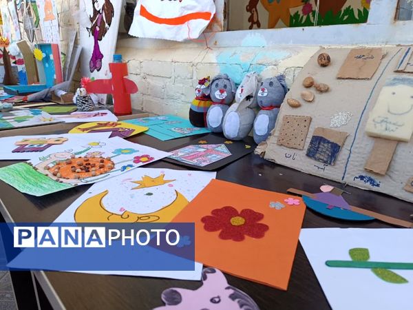 نمایشگاه  دست‌های کوچک، اندیشه‌های بزرگ در میبد