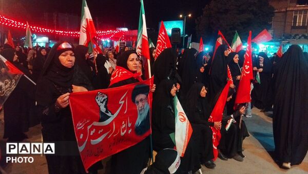 طنین دوباره «لبیک یا خامنه‌ای» در نورآباد