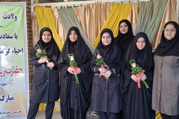 برگزاری جشن و تجلیل از مادران پرستار در مدرسه دکتر رزمی و قدس ناحیه دو شهرری 