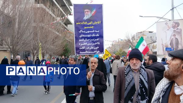 جلوه هایی از راهپیمایی جشن پیروزی انقلاب در شهر قم