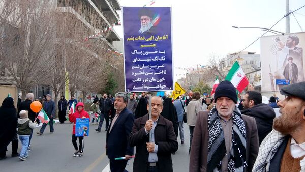 جلوه هایی از راهپیمایی جشن پیروزی انقلاب در شهر قم