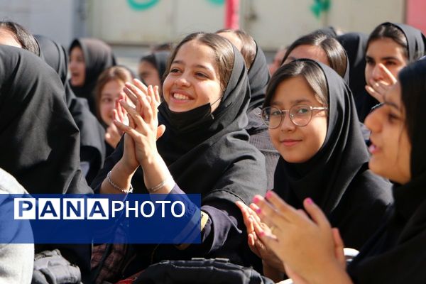 مراسم گرامیداشت روز دانش‌آموز  در دبیرستان نبوت شهرستان ملارد