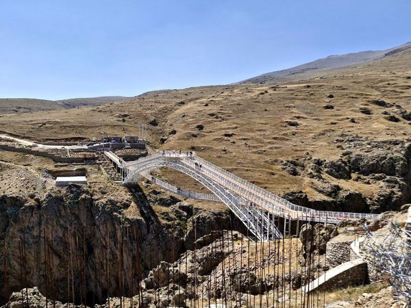 پل معلق سه‌طبقه ورگه‌سران؛ شکوه معماری بر فراز دره ورگه سران