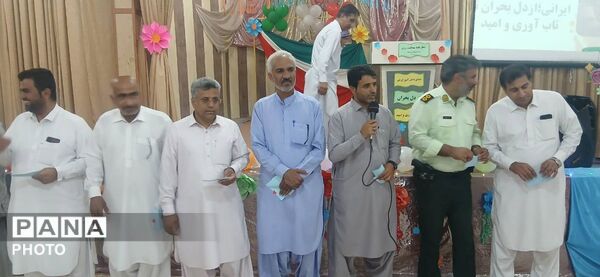 برگزاری مراسم محوری زنگ بهداشت روان در شهرستان سیب و سوران