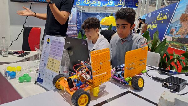غرفه رباتیک و هوش مصنوعی ناحیه ۶ 